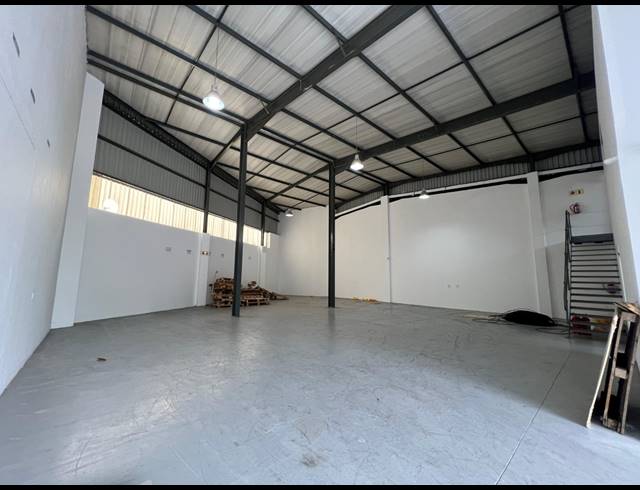 363M² WAREHOUSE TO LET IN OLIVEDALE